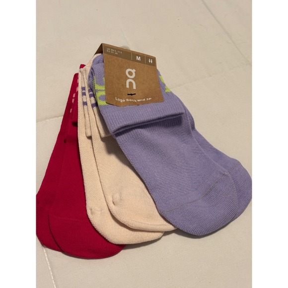 On Running Accessories - On Running Logo Sock Mid 3P Orchid Comet Cotton Blend Athletic Socks 3 Pack M